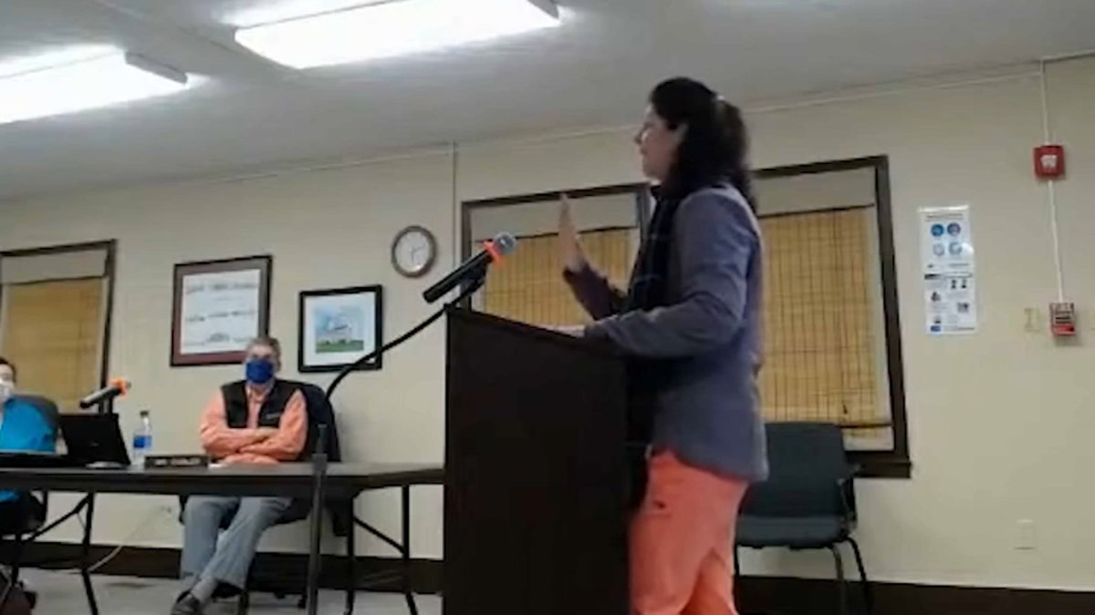 Virginia Mom Charged in Threat to Bring Guns to School Over Masks – NBC New York - Vimarsana News