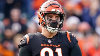 Cincinnati Bengals defensive end Trey Hendrickson made a big play in the first quarter of Saturday’s wild card game against the Las Vegas Raiders.