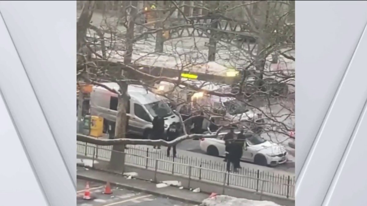 Off Duty Nypd Cop Shot In Foot In Harlem Police Nbc New York