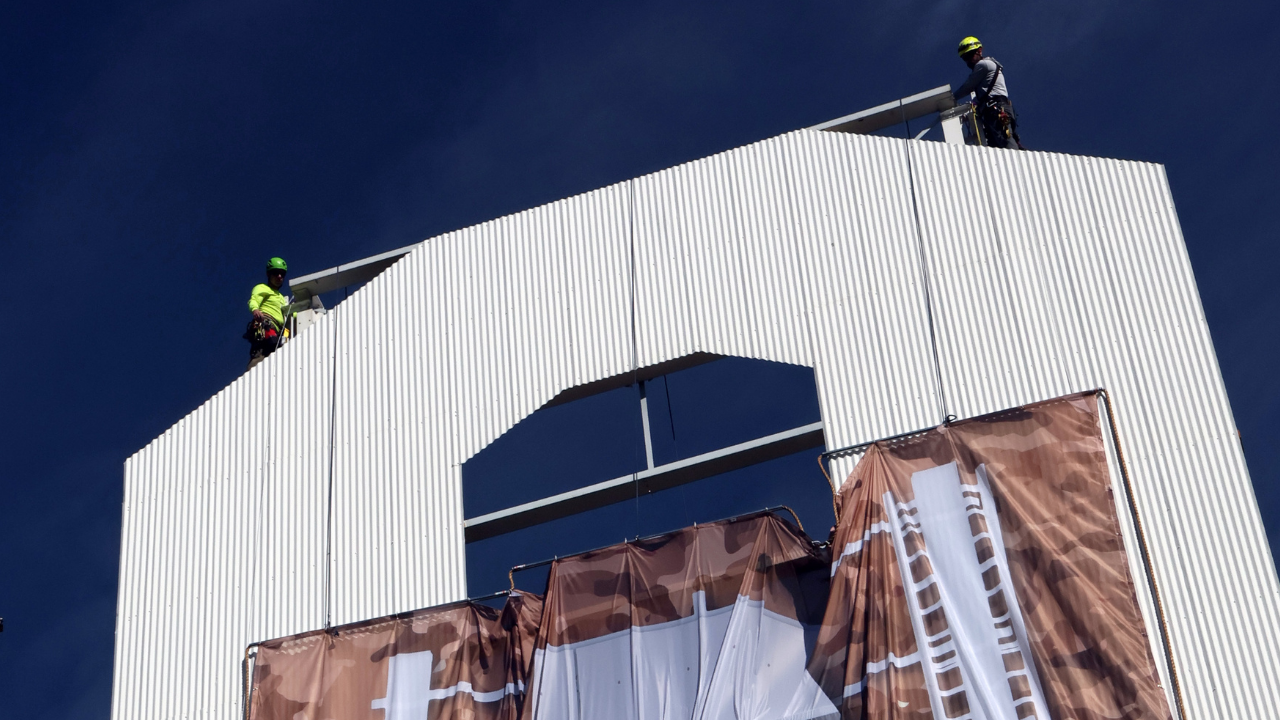 Hollywood Sign Being Altered To Celebrate Rams Super Bowl Win – Deadline