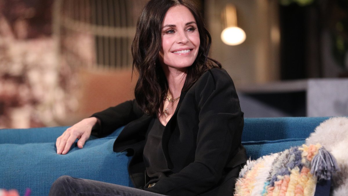 Courteney Cox Recalls ‘Looking Really Strange’ With Facial Fillers ...