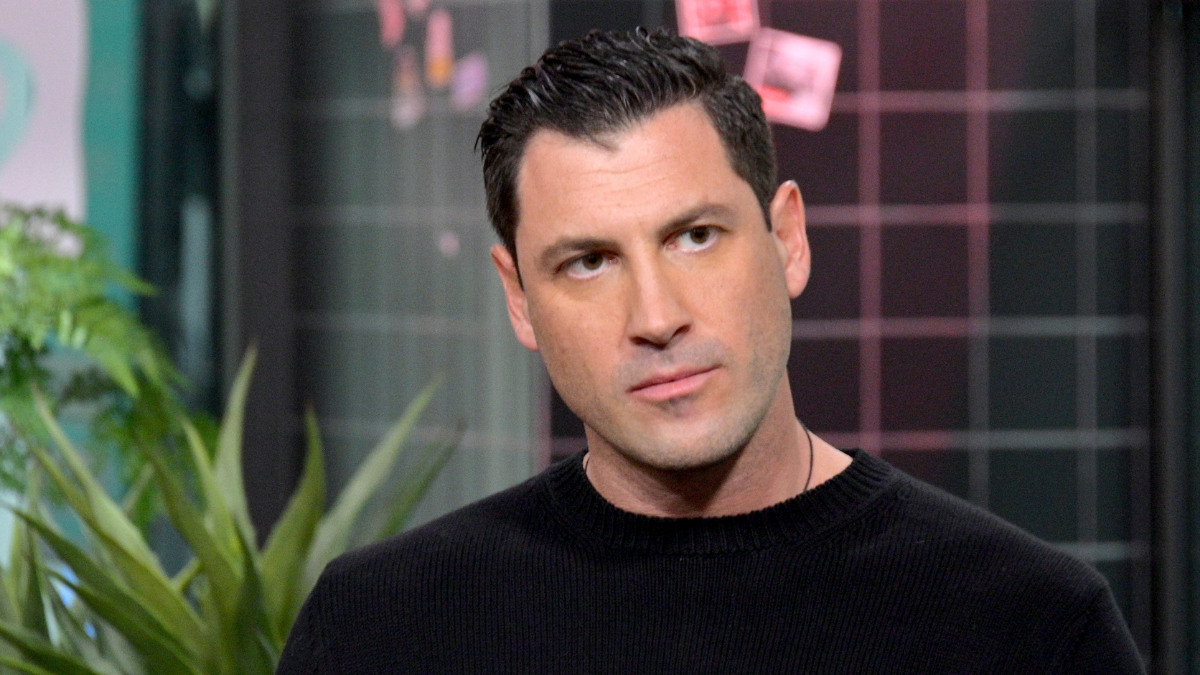 'Dancing With The Stars' Alum Maksim Chmerkovskiy Shares Update From Kyiv – NBC New York - Vimarsana News