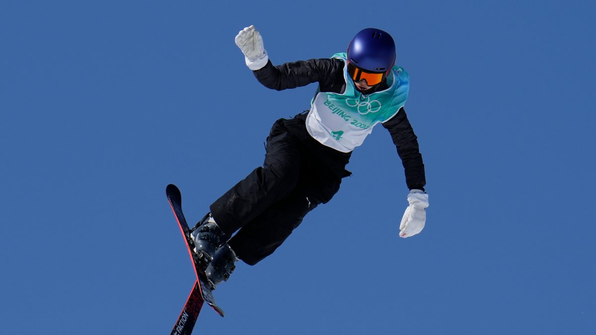 Eileen Gu reveals mom helped her turn freeski slopestyle final around and  win second medal of Beijing 2022