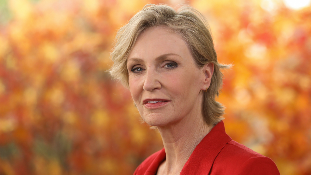 Jane Lynch Recalls Alcohol Relapse And Getting ‘One More Chance’ At