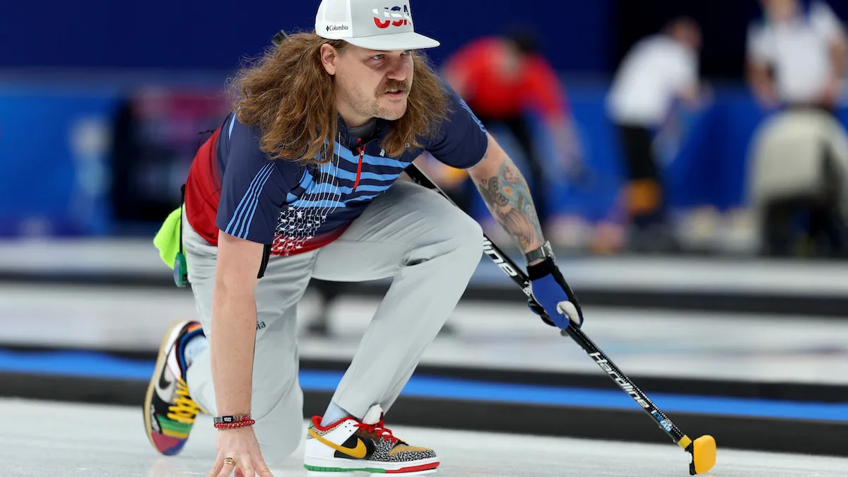 huilen Leerling Geplooid Matt Hamilton Knows His Long Hair Is 'Awesome.' Here's Why He Grew it. –  NBC New York