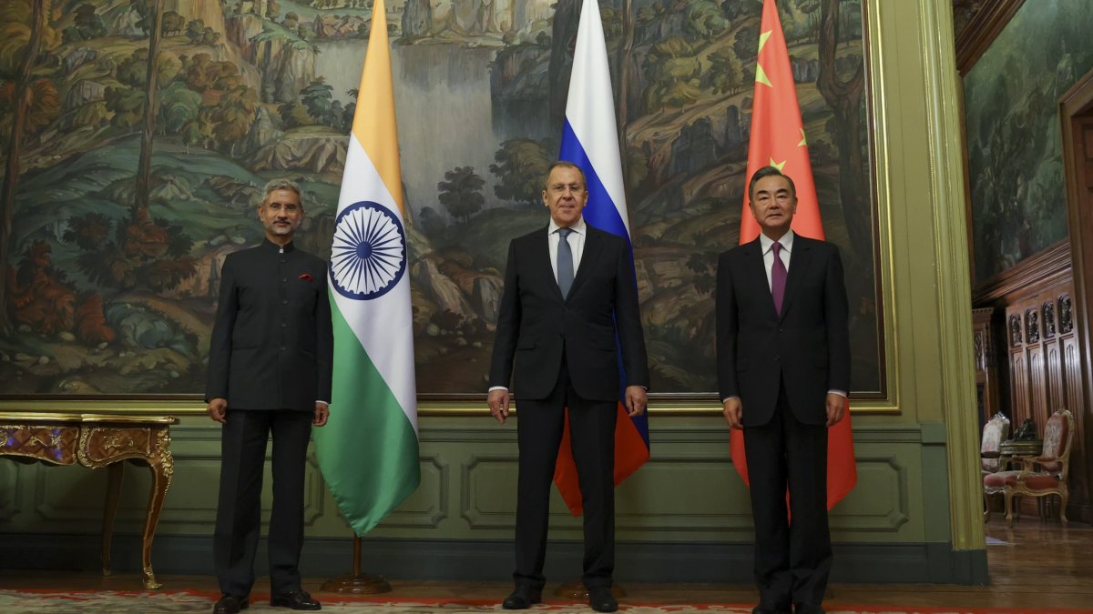 India Is Snapping Up Cheap Russian Oil, and China Could Be Next - Vimarsana News