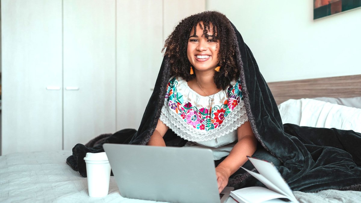 This 26-Year-Old Turned Her Side Hustle Into a $170,000-Per-Year Business: '4 Things I Wish I Knew Sooner' – NBC New York - Vimarsana News