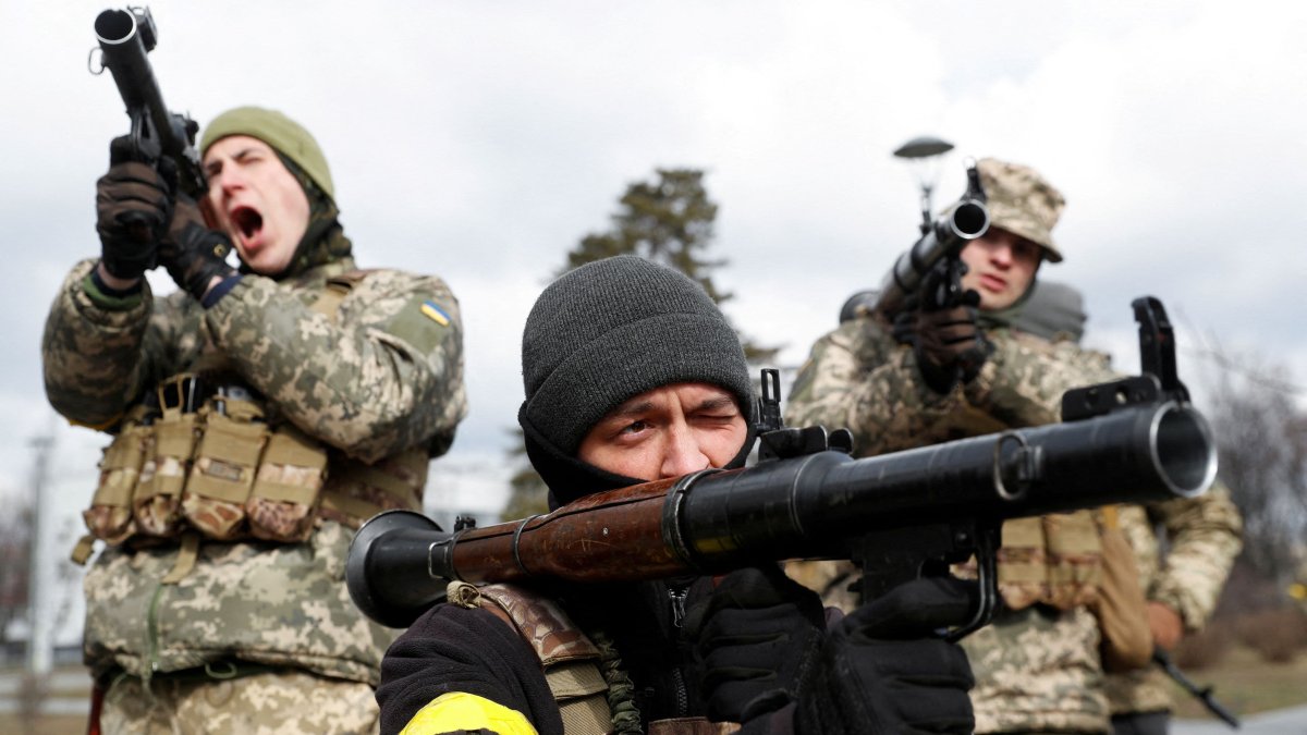 Pressure Is Building for the West to Help Defeat Russia — But There Are Some Big Risks Involved - Vimarsana News
