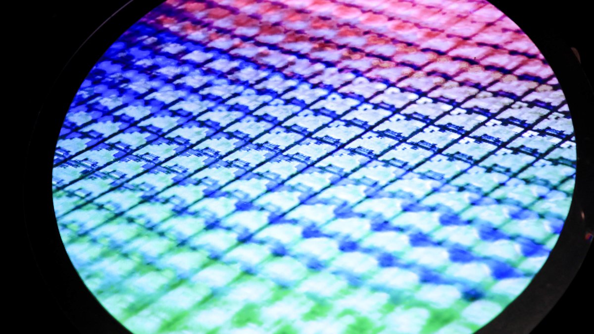 Chip Industry Under Threat With Neon Production Set to Fall Off a Cliff Following Russia's Invasion of Ukraine - Vimarsana News