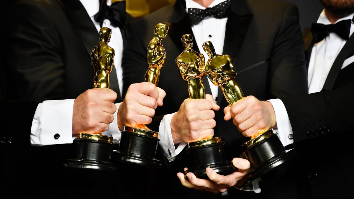 Here's What's Inside the Nearly $140,000 Gift Bag Given to Steven Spielberg, Will Smith and Other Oscar Nominees - Vimarsana News