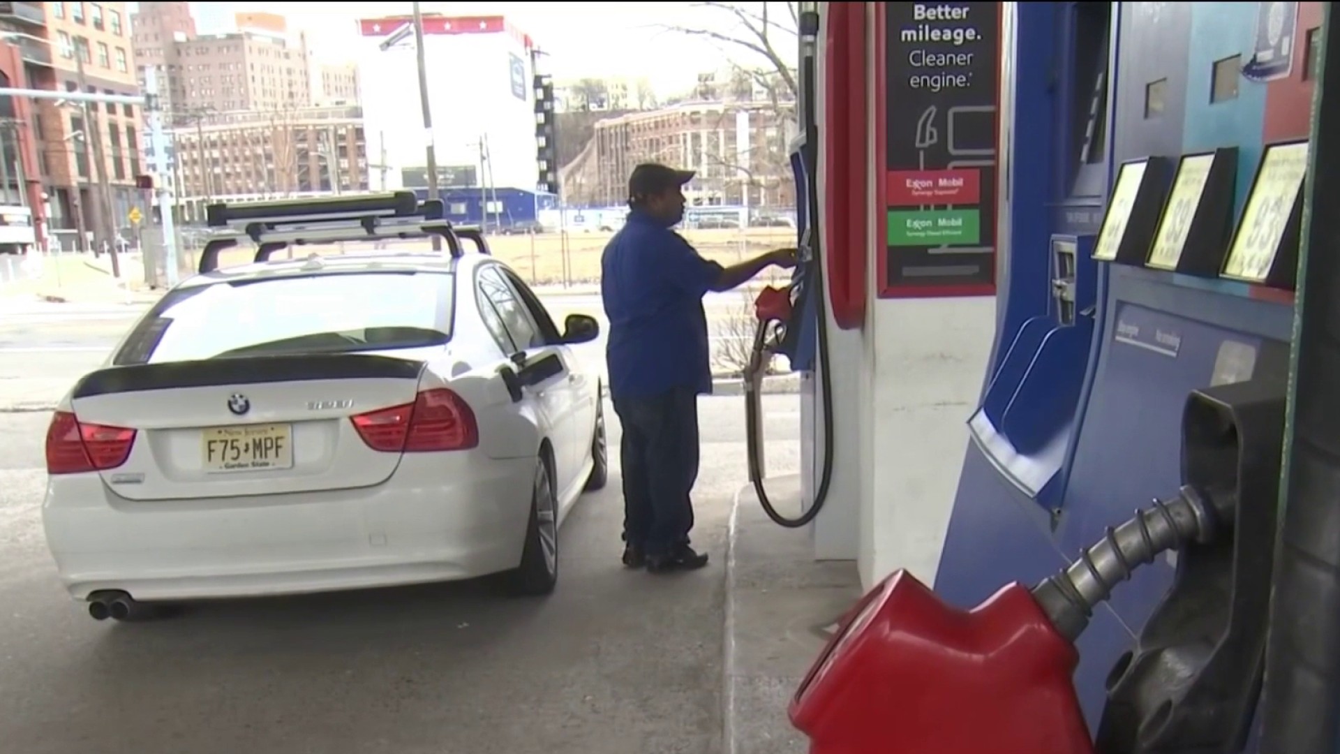 illegal to pump your own gas in new jersey