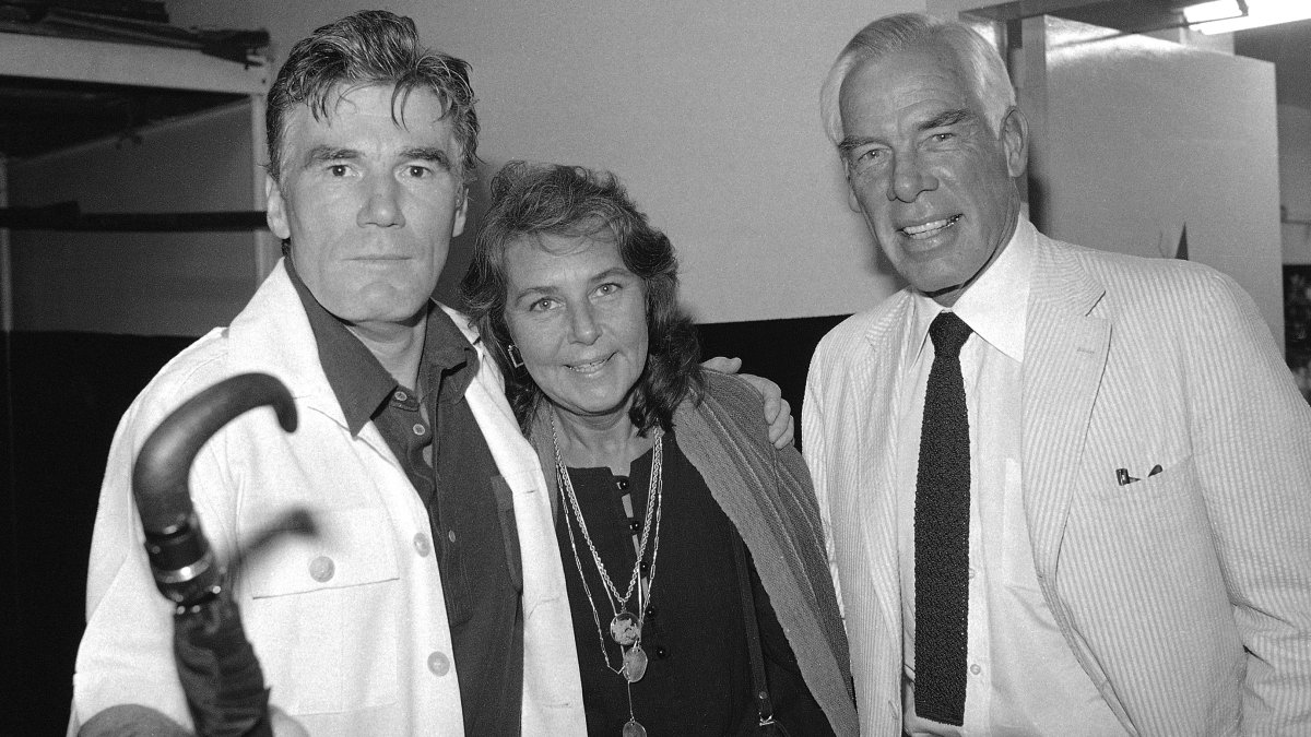 'Dark Shadows,' 'Lethal Weapon' Actor Mitchell Ryan Dies – NBC New York - Vimarsana News