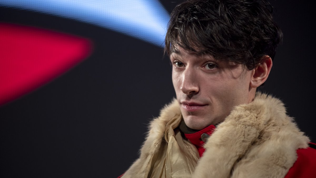 Couple Files Temporary Restraining Order Against Ezra Miller in Hawaii – NBC New York - Vimarsana News