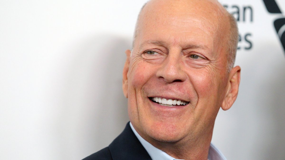 Celebrities React to Bruce Willis’ Aphasia Diagnosis – NBC New York