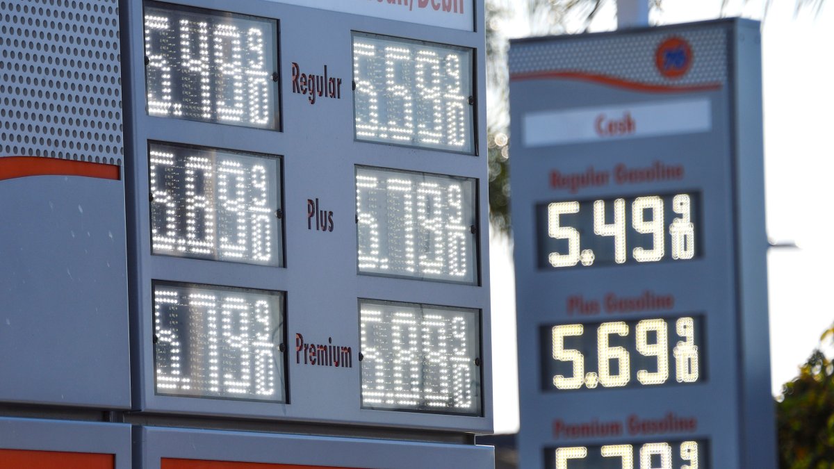 How to Save Money on Gas as Prices Per Gallon Soar in the U.S. – NBC New York - Vimarsana News