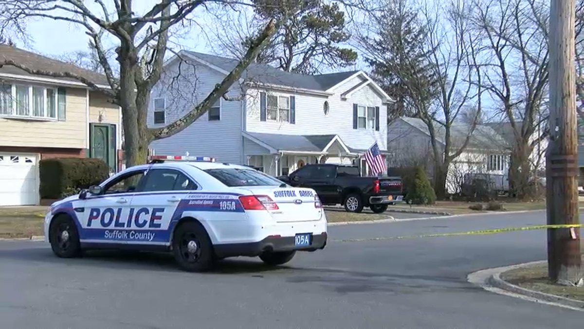 Man Shot Trying to Break Into Long Island Cop’s Home: Police – NBC New York