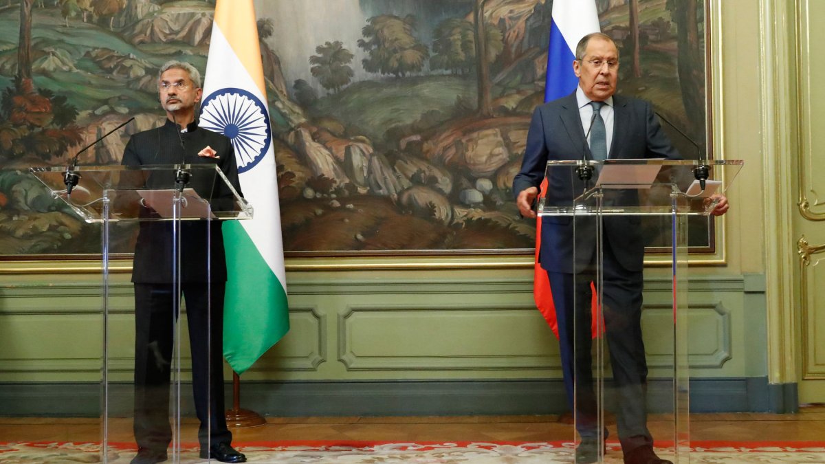Russian Foreign Minister's High Profile Visit Puts India Under Pressure - Vimarsana News
