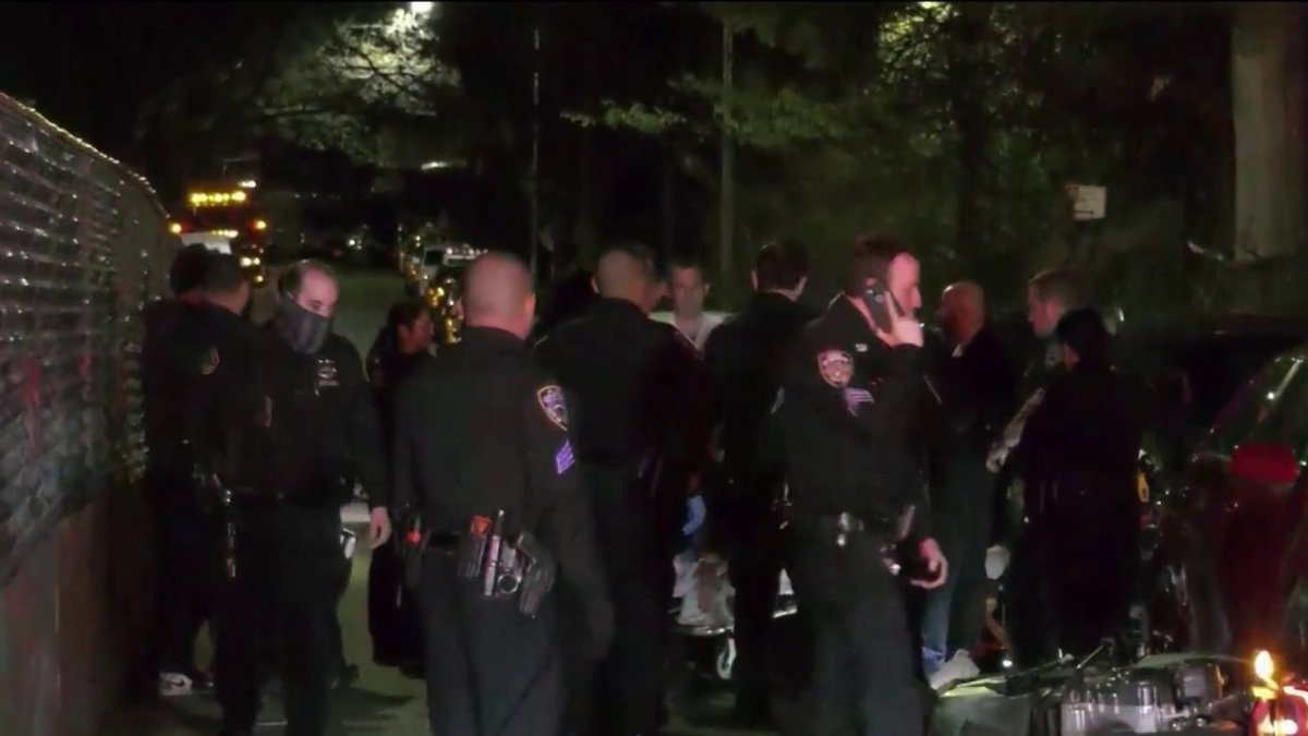 3 Teens Crash Into Off-Duty Officer’s Car in Queens – NBC New York