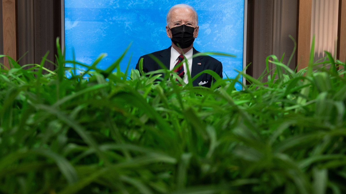 This Earth Day, Biden Facing Into 'Headwinds' on Climate Agenda – NBC New York - Vimarsana News