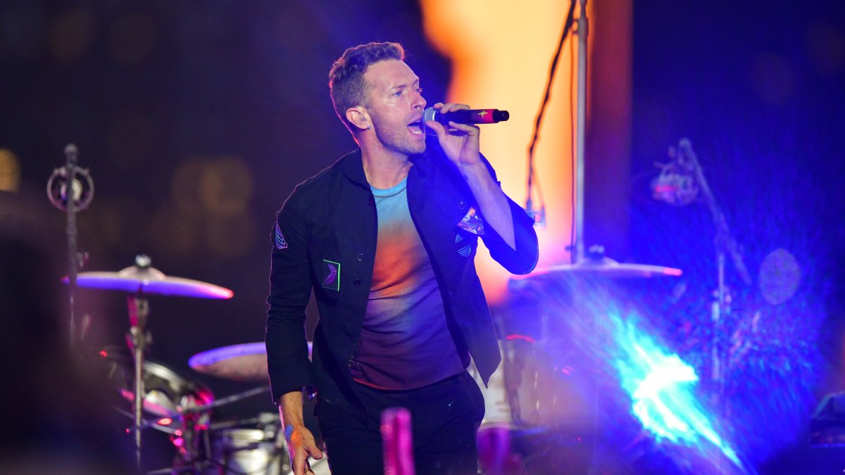 Coldplay bereaksi terhadap klaim ‘greenwashing’ atas kemitraan dengan perusahaan minyak – NBC New York