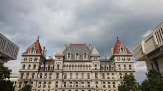 nEW yORK STATE cAPITOL BUILDING