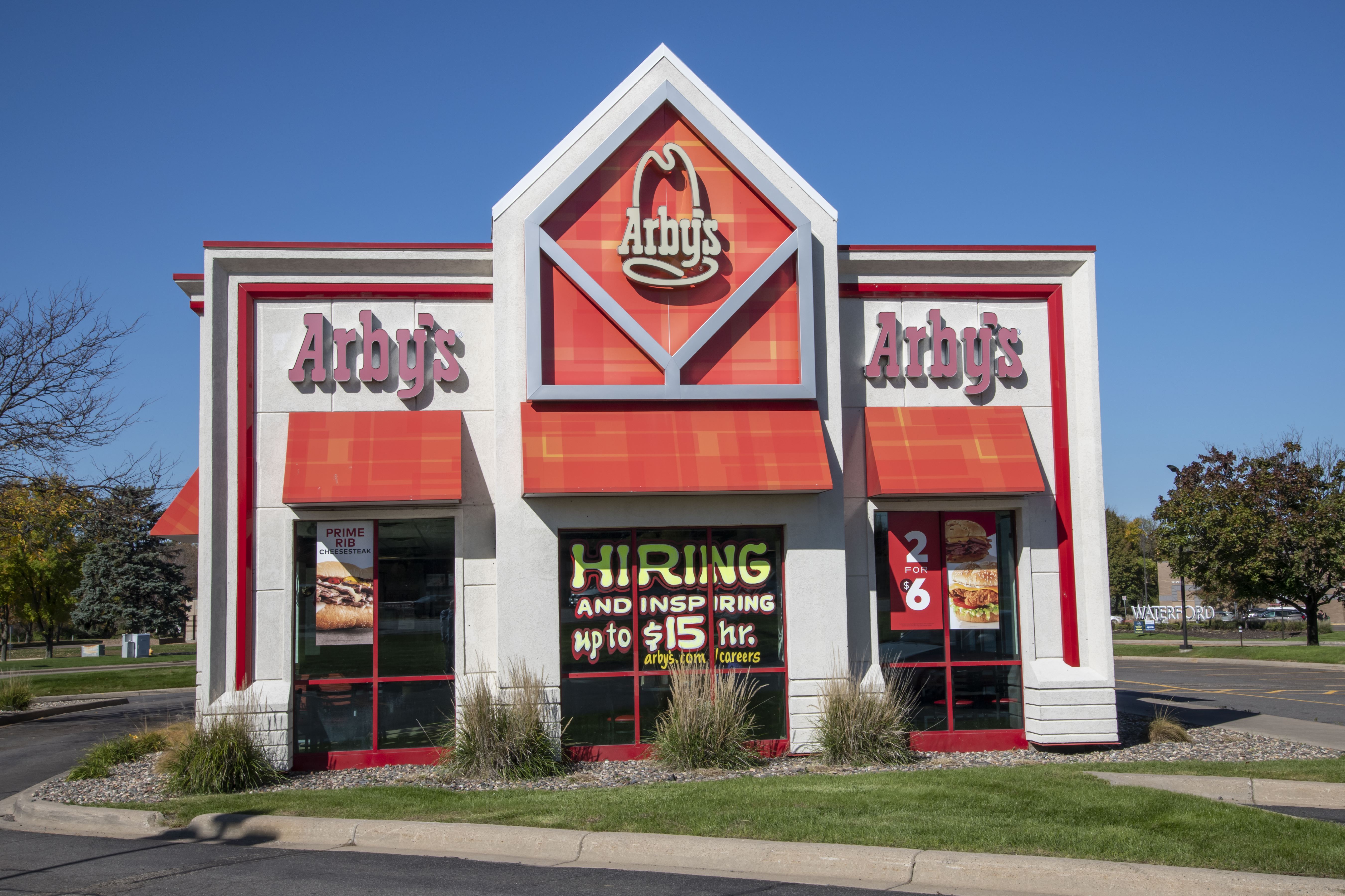 Arby's Manager Arrested After Allegedly Throwing Grease on Customer – NBC New York - Vimarsana News