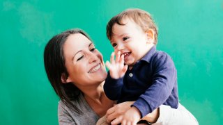The Most Successful Parents Do These 3 Things With Their Kids to ‘Build Their Brains,’ Says a Pediatric Surgeon