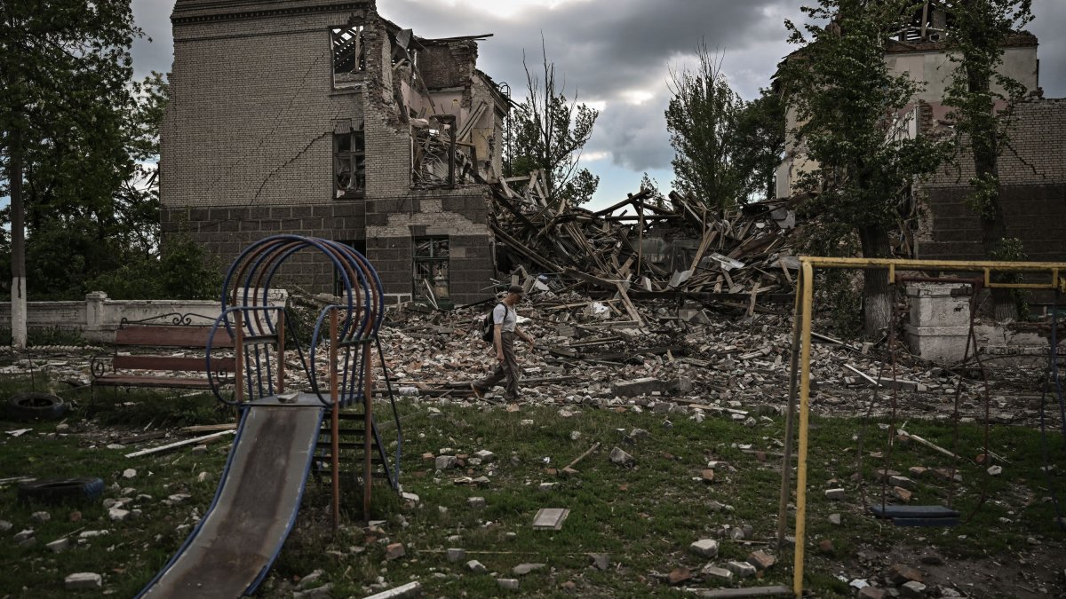 Zelenskyy Says Conditions in Donbas Are 'Indescribably Difficult'; Russian Forces Target Severodonetsk – NBC New York - Vimarsana News