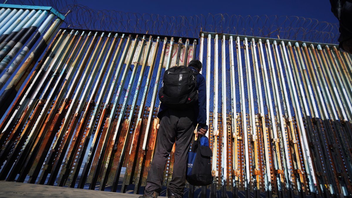 1 in 3 Fear That Immigrants Want to Influence US Elections: Poll – NBC New York - Vimarsana News
