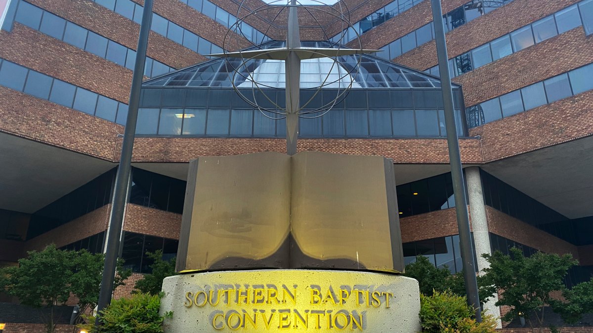Southern Baptists expel 2 churches led by female pastors – NBC New York - Vimarsana News