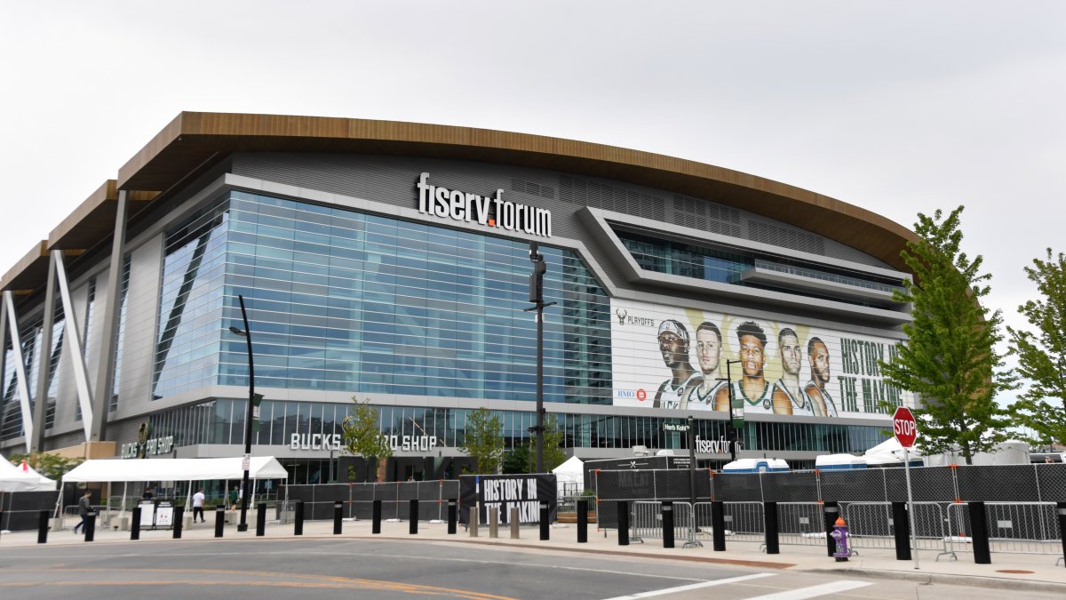 21 Injured in 3 Milwaukee Shootings After Bucks Playoff Game – NBC New York - Vimarsana News