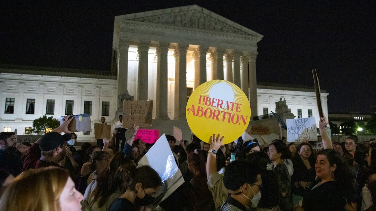 Draft Opinion Suggests Supreme Court May Overturn Roe v. Wade NBC New