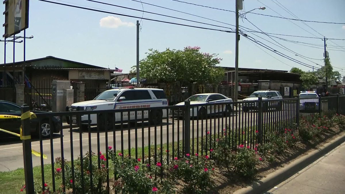 Houston Flea Market Shooting Leaves 2 Dead, 3 Hospitalized NBC New York