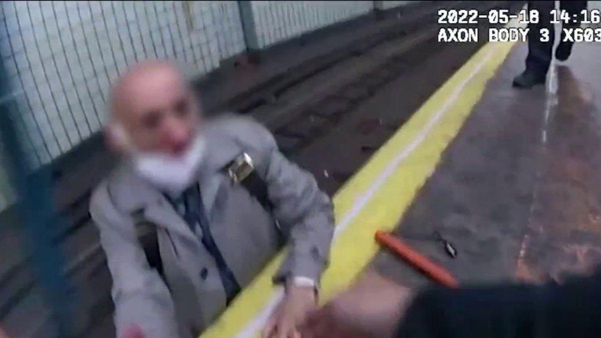Caught on Camera: Cops Rescue Blind Man From Subway Track – NBC New York