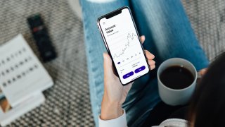 You Shouldn’t Look at Your Investment Accounts Every Day—Here’s Why