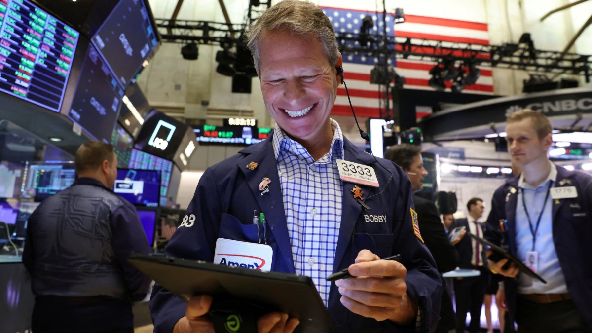 For Americans Behind on Saving for Retirement, a Bad Stock Market Can Be a Good Time to Invest More - Vimarsana News