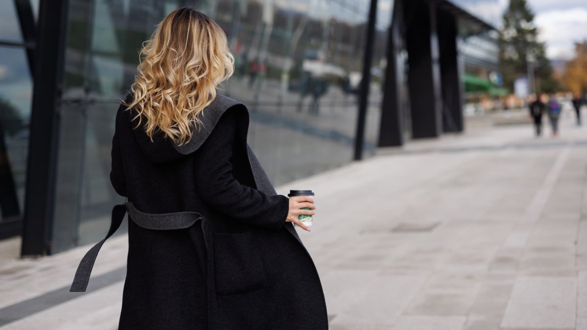 Meet This Entrepreneur Who Saved $100,000 and Quit Her Marketing Job by Age 25. Here's How She Did It - Vimarsana News