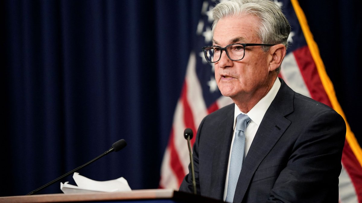 Powell, Clarida Cleared of Wrongdoing in Fed Trading Controversy - Vimarsana News