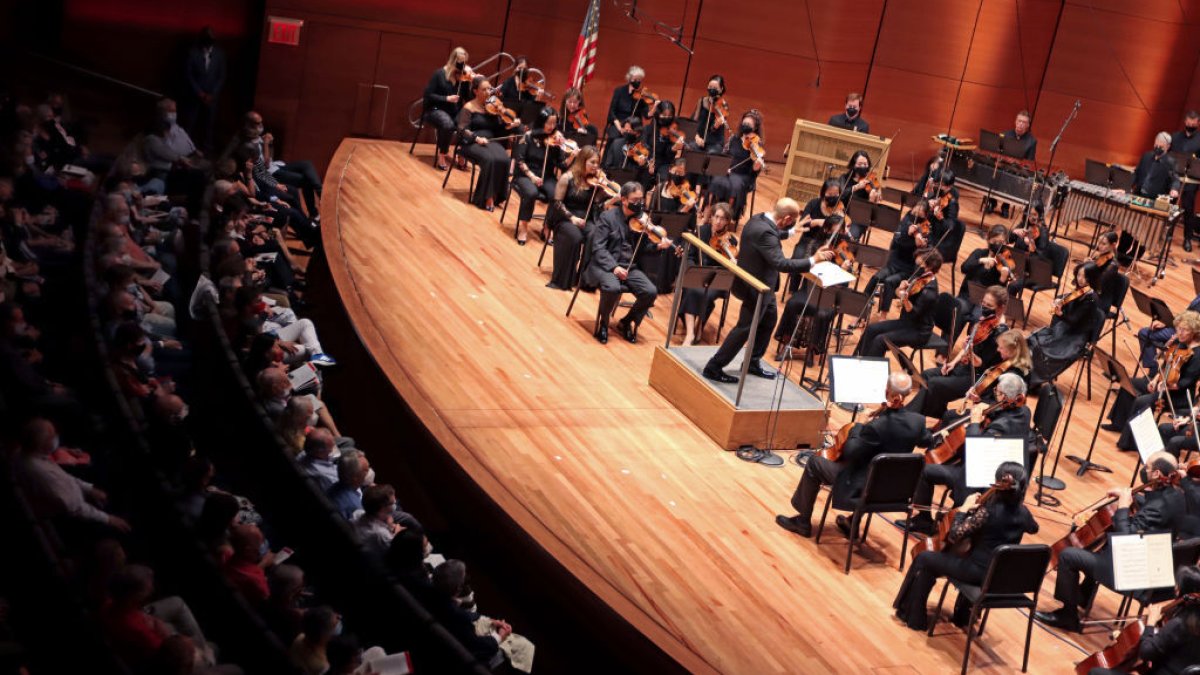 New York Philharmonic PrePandemic Salaries for Musicians to Return to