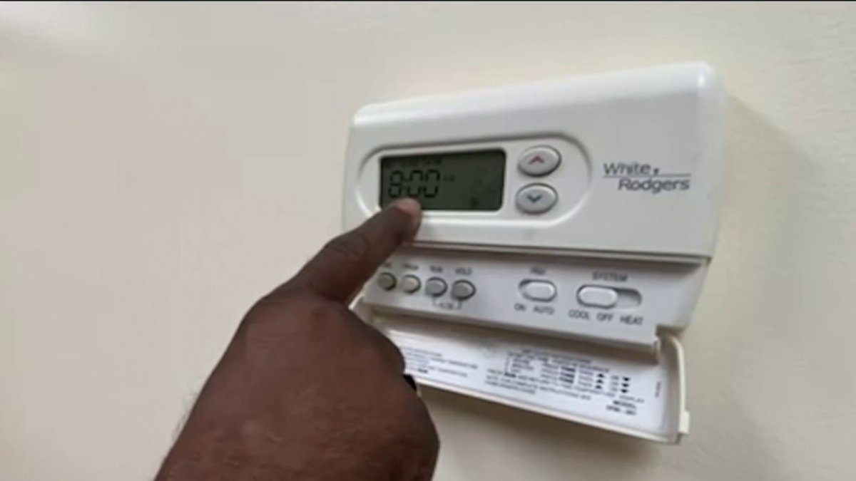 Rush to Repair Broken Air Conditioning Units Amid Heat Wave – NBC New York