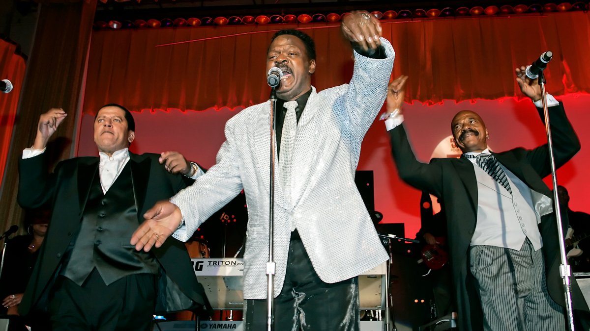 Delfonics Lead Singer William 'Poogie' Hart Dead at 77 – NBC New York - Vimarsana News