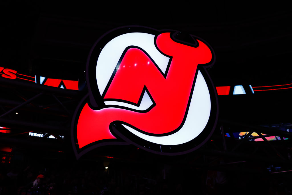 Name a player who has played for Canucks and New Jersey Devils - News
