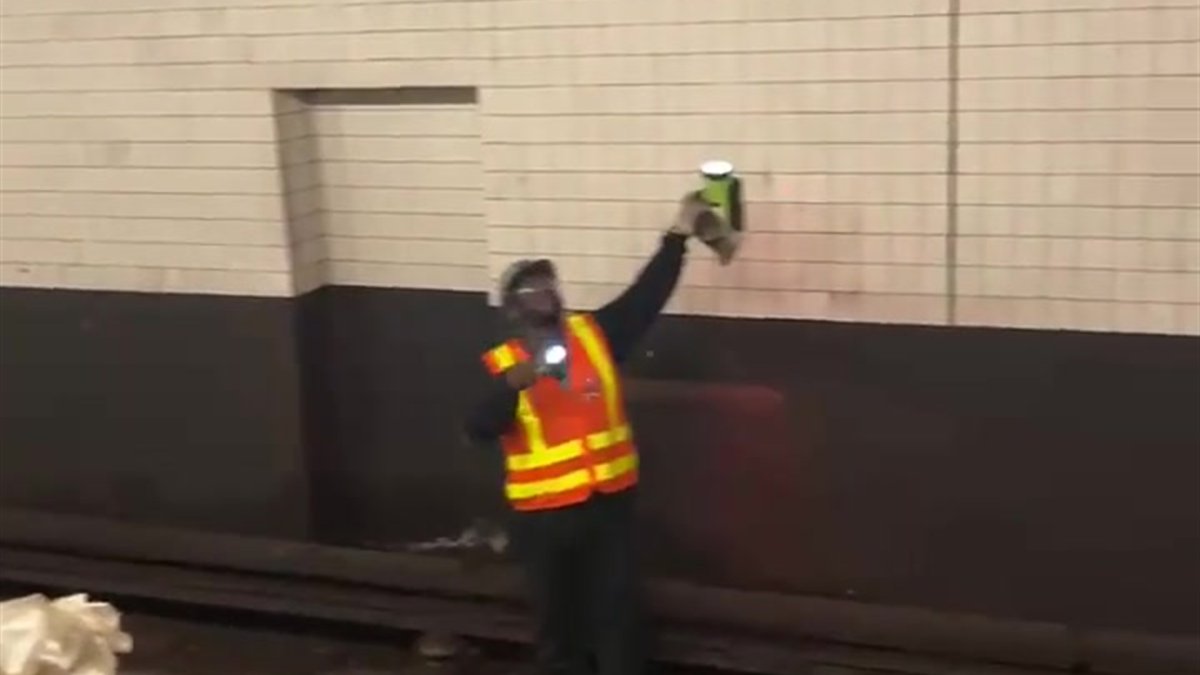 Man Falls on Subway Tracks at 42nd Street – NBC New York