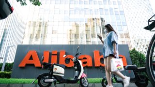 Alibaba has faced growth challenges amid regulatory tightening on China’s domestic technology sector and a slowdown in the world’s second-largest economy. But analysts think the e-commerce giant’s growth could pick up through the rest of 2022.