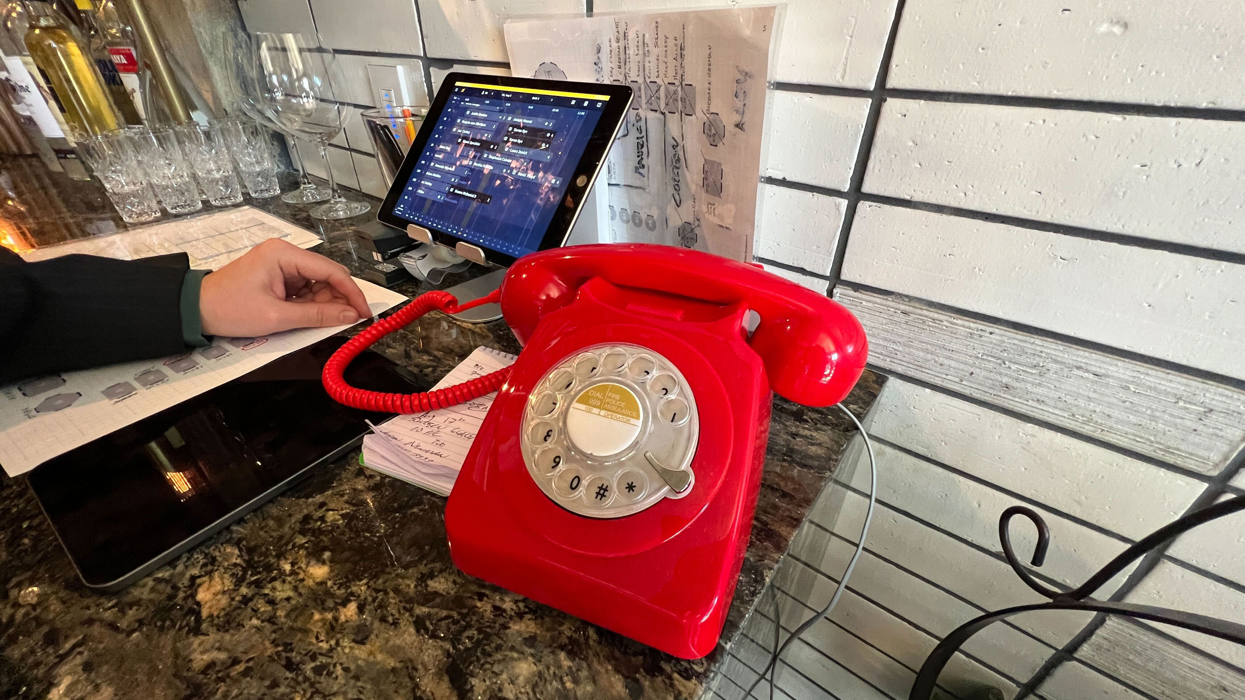 Why a New Texas Restaurant is Banning Cellphones NBC New York