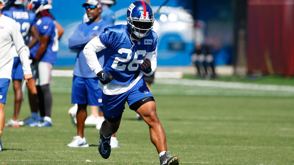 NY Giants: Saquon Barkley looking strong amidst rehab in Arizona.