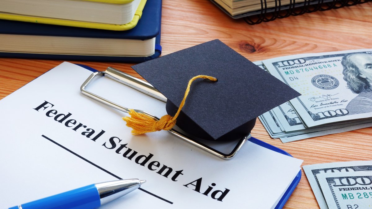 What’s a Pell Grant? How to Know If You Qualify for $20,000 in Student