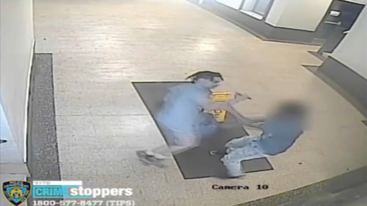 Video Shows 18YearOld Stabbed During Attempted Robbery in Manhattan