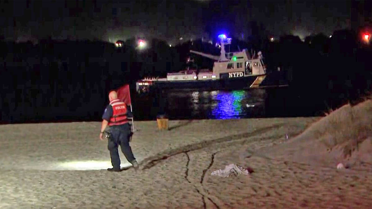 Queens: No Swimming Signs Posted at Far Rockaway Beach Where Swimmer Vanished – NBC New York - Vimarsana News