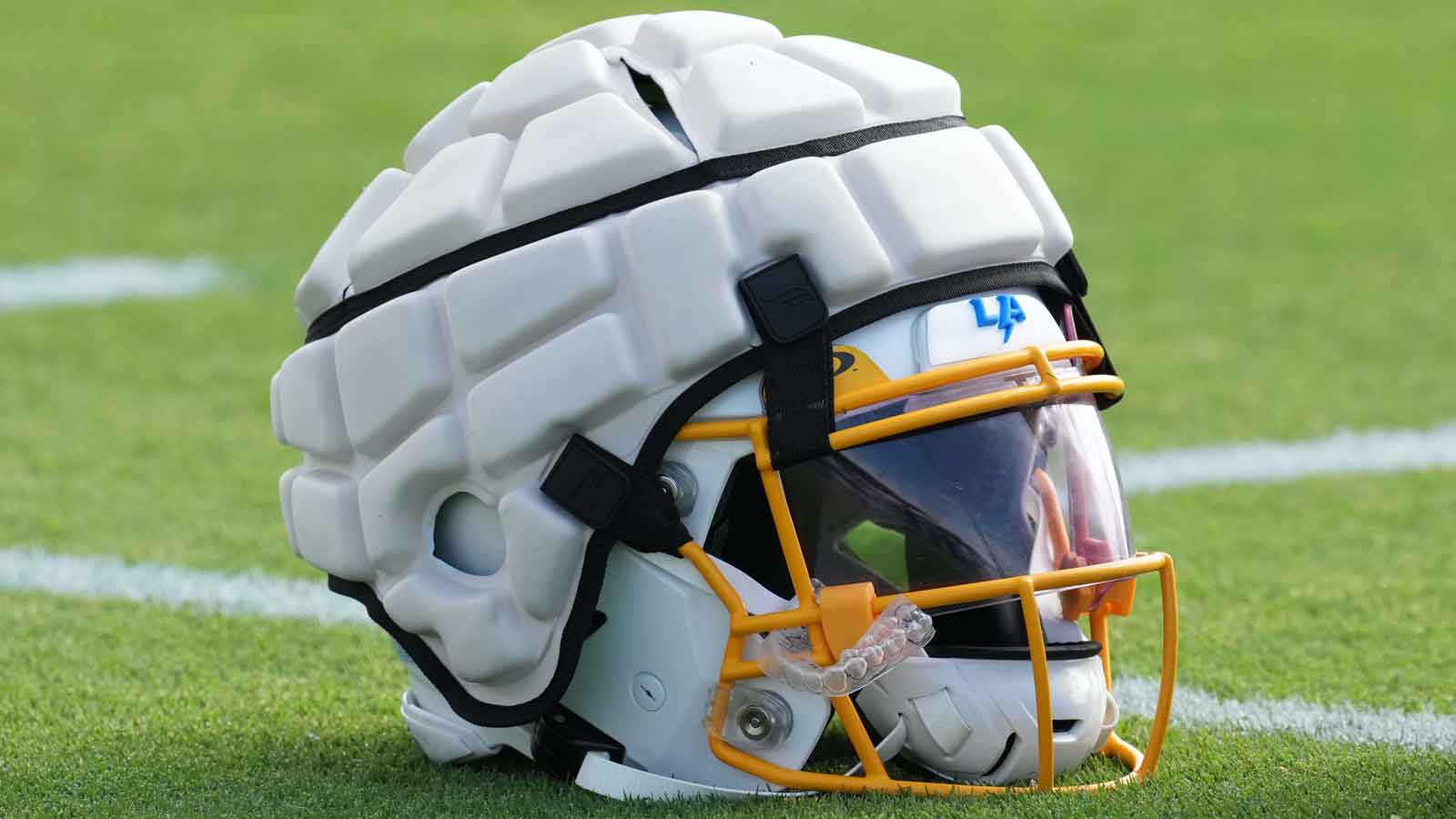 NFL Players Don Guardian Caps Designed To Protect From Concussion nfl-players-don-guardian-caps-designed-to-protect-from-concussion